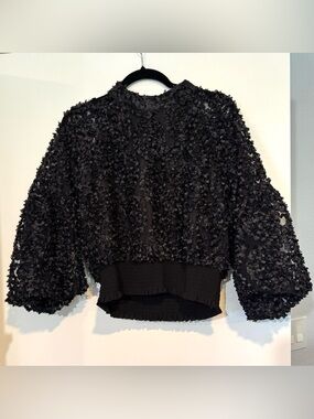 Gracia Black 3D Floral Appliqué Bell Sleeve Blouse Zip Back Size L